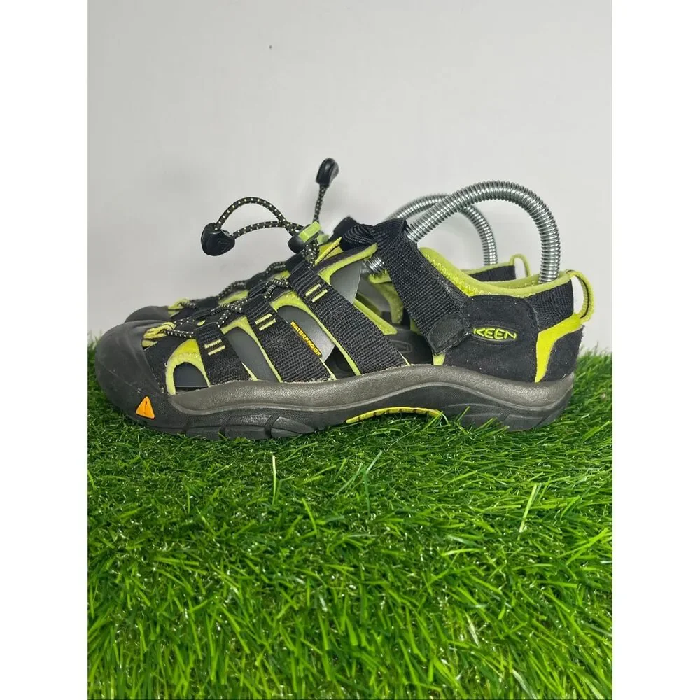 Keen Newport H2 Waterproof Sandals Kids Size 5 US Black Green Outdoor